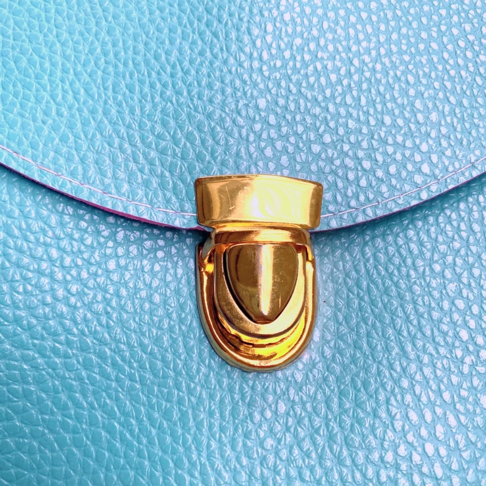 π§AQUA BLUE FAUX LEATHER ENVELOPE CLUTCH! - Picture 6 of 10